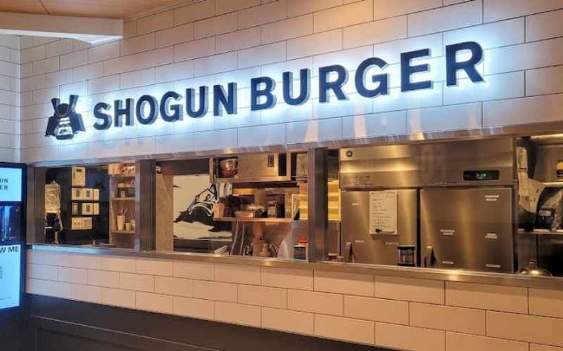 SHOGUN BURGER ショーグンバーガー店舗前1